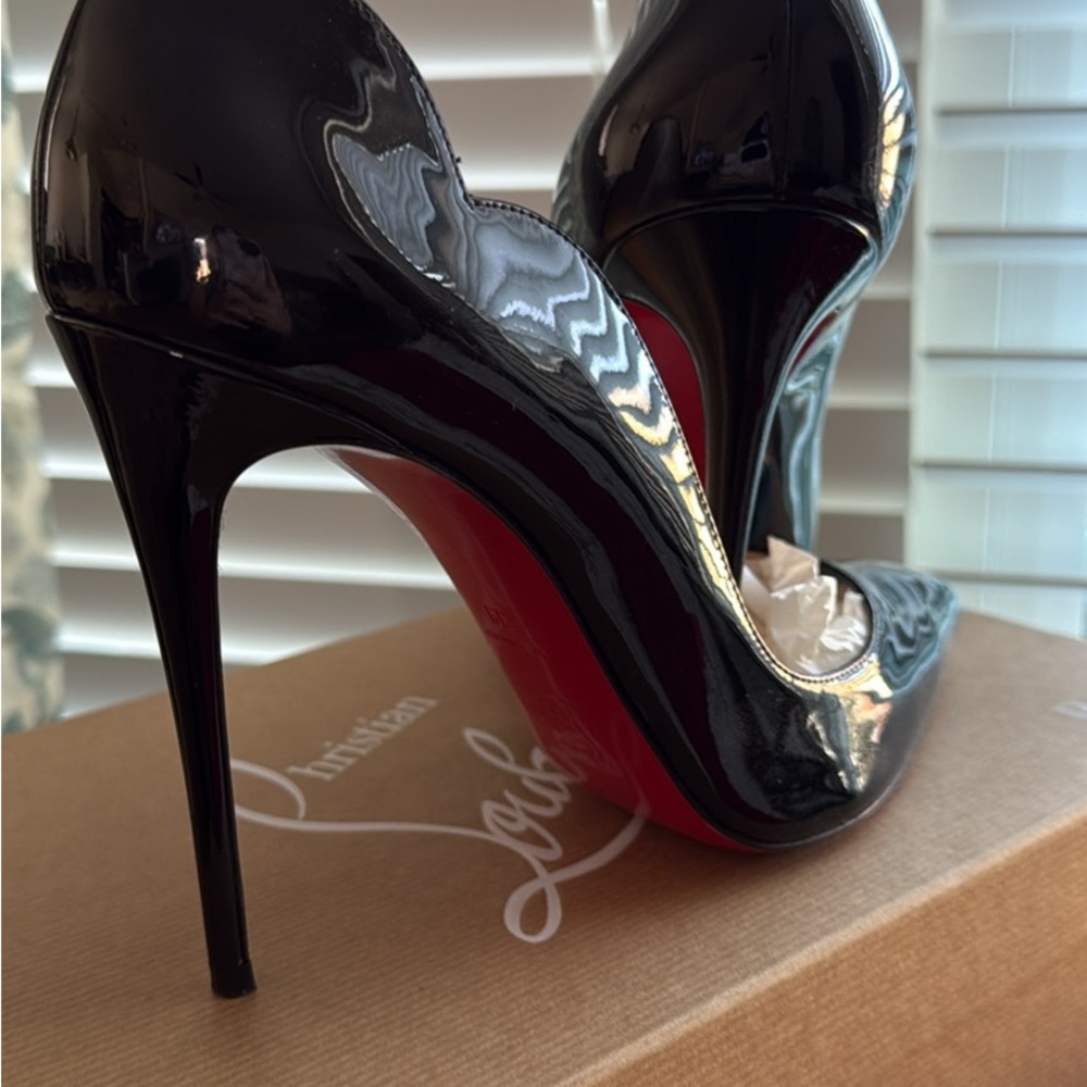 Christian Louboutin  “Hot Chick” 100 Patent Black Heels with Red Soles